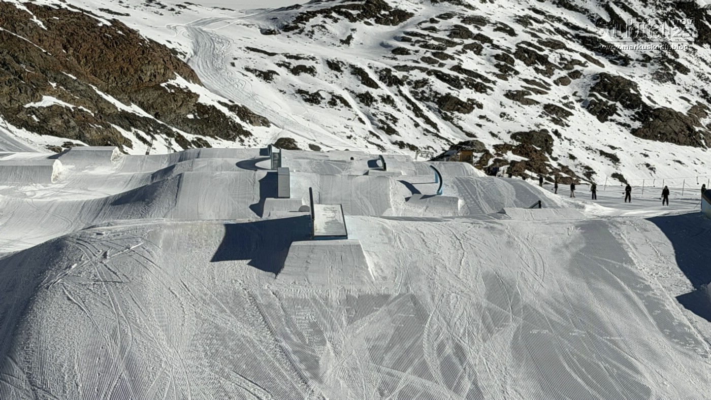20251108-10_skiing_stubaital_mk040