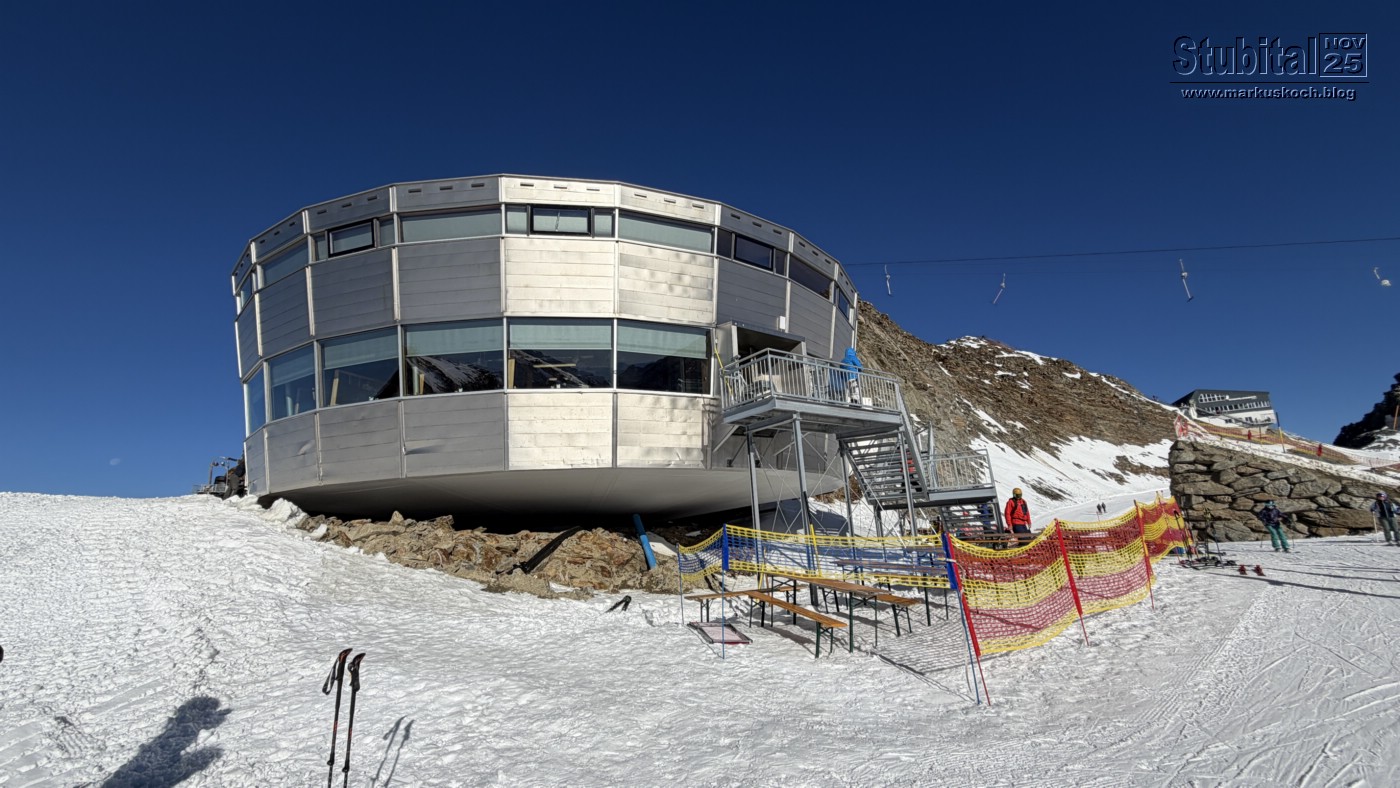 20251108-10_skiing_stubaital_mk046